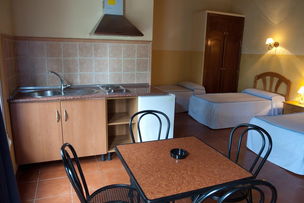 Aparthotel Las Palomas ลา ปัวบลา เด ลอส อินฟานเตส ภายนอก รูปภาพ